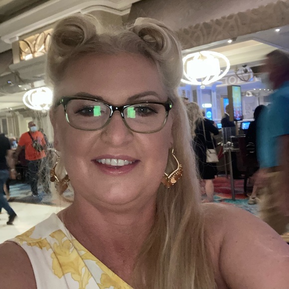 Meet your Posh Ambassador, Tara - Picture 2 of 3